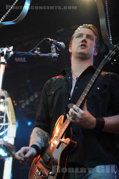 QUEENS OF THE STONE AGE - 2007-07-01 - CERGY - Base de Loisirs - Joshua Michael Homme III